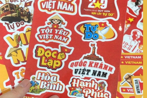 Mẫu in sticker cổ động Việt Nam ngày lễ lớn
