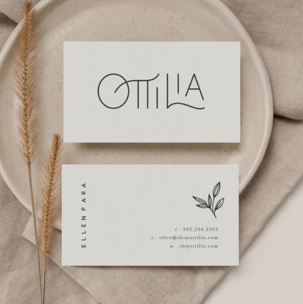 In Hoa Long nhận thiết kế và in ấn mẫu Name Card Đen Trắng Tối Giản theo yêu cầu