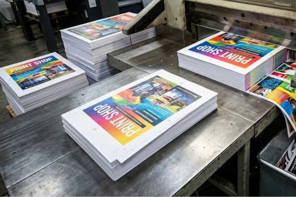 bleed trong in ấn, cắt thành phẩm