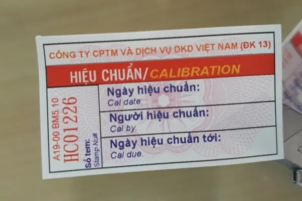 In Hoa Long tìm hiểu tem hiệu chuẩn là gì