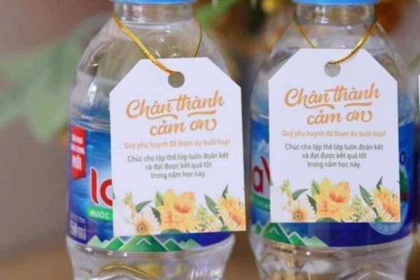 Mẫu tag treo chai nước đẹp, chất lượng cao