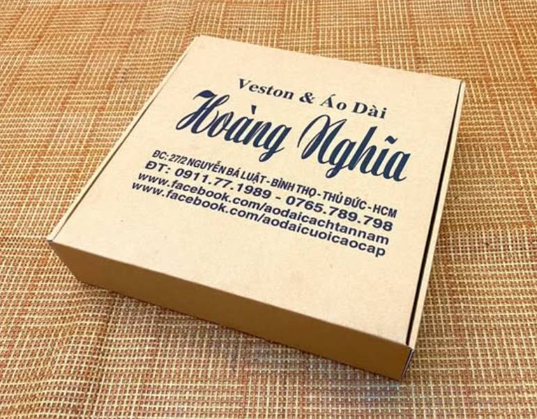 In hộp giấy đựng áo dài theo yêu cầu