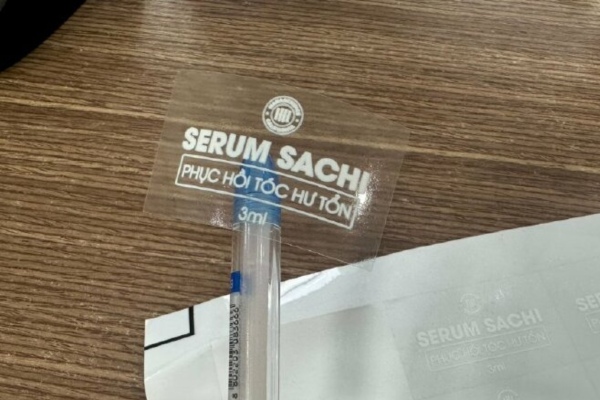 In mực trắng trên decal trong