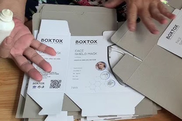 In Hoa Long sử dụng Kỹ thuật gấp dán thành phẩm hộp giấy