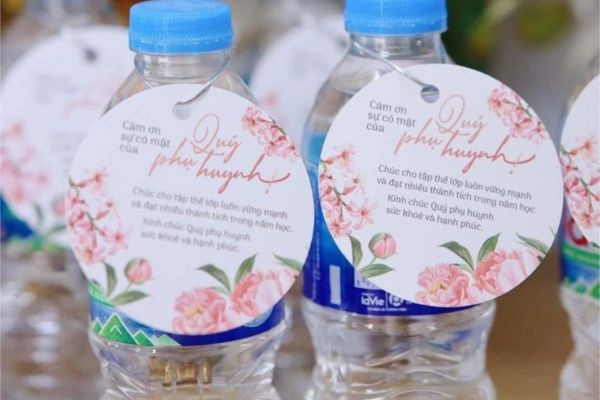 Mẫu tag treo chai nước đẹp, chất lượng cao