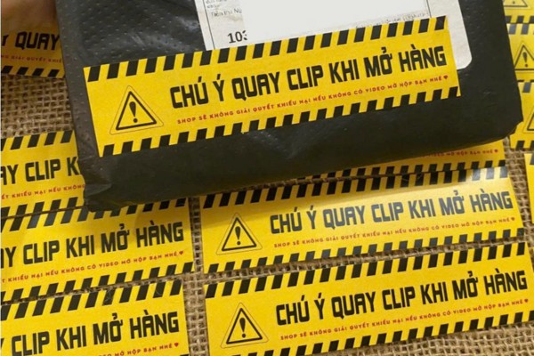 Mẫu tem nhãn chú ý khi mở hàng đẹp tăng tính chuyên nghiệp