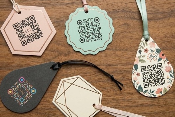 In Hoa Long nhận in thẻ treo qr code theo yêu cầu