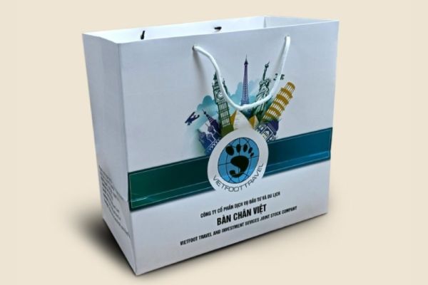 In túi giấy du lịch giá rẻ, theo yêu cầu