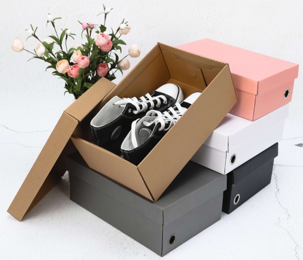 In Hoa Long nhận thiết kế và in ấn mẫu hộp carton đựng giày giá rẻ