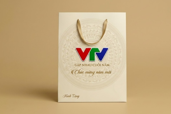 Mẫu túi giấy của đài truyền hình thu hút