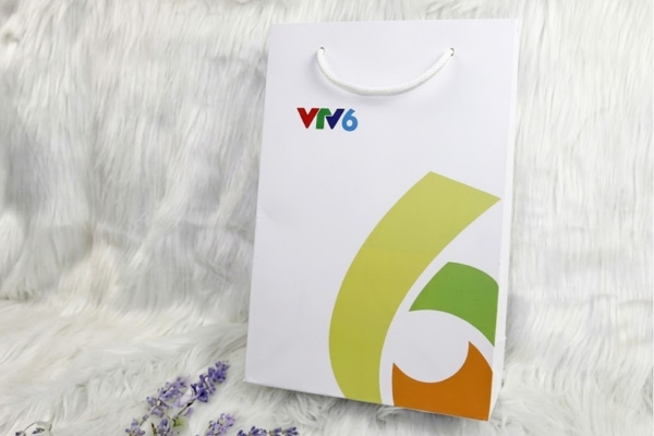 Mẫu túi giấy của đài truyền hình đẹp mắt