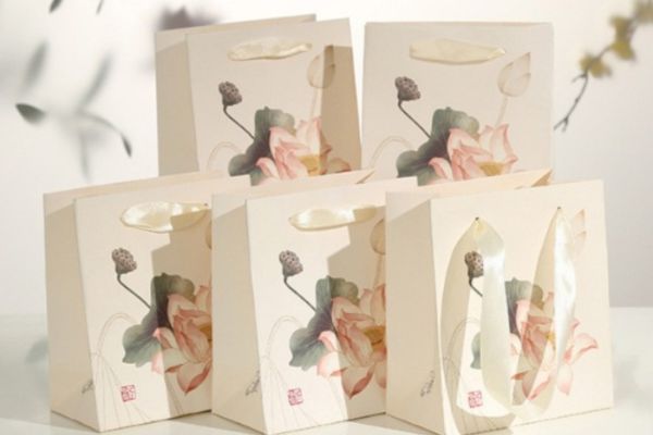 Mẫu túi giấy hoa sen đẹp, giá rẻ