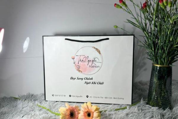 Mẫu túi giấy shop áo dài đẹp, chất lượng cao