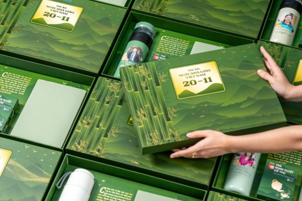 In hộp quà tặng thầy cô giá rẻ, chất lượng cao