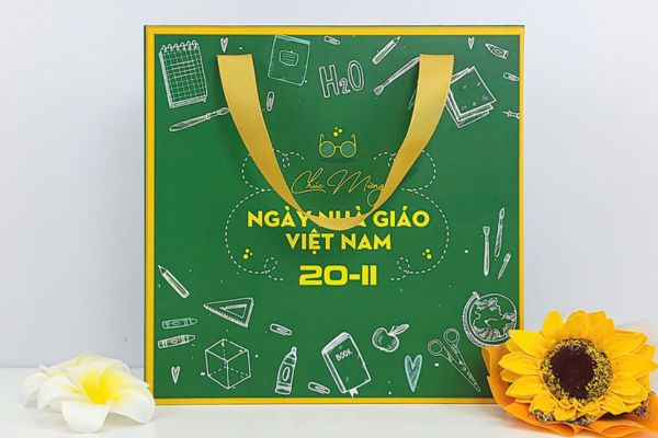 In hộp quà tặng thầy cô giá rẻ, chất lượng cao