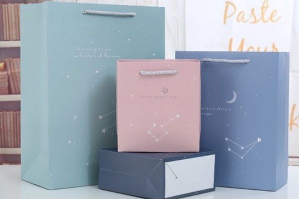 In túi giấy họa tiết chòm sao giá rẻ, thiết kế theo yêu cầu