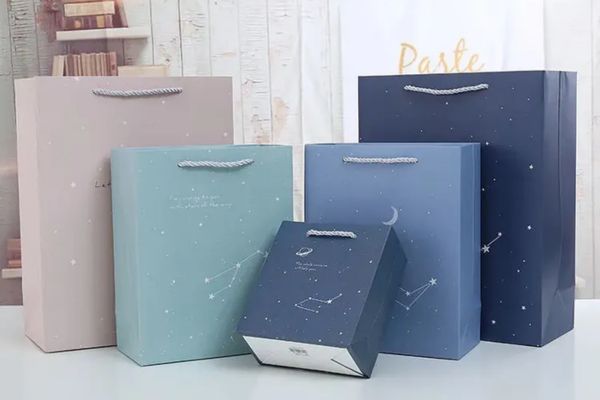 In túi giấy họa tiết chòm sao giá rẻ, thiết kế theo yêu cầu