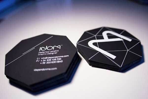 In Hoa Long tìm hiểu về kỹ thuật gia công name card bế hình