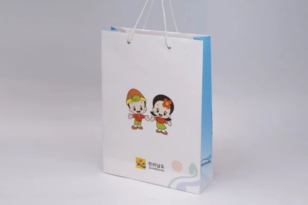 Mẫu túi giấy mẹ và bé đẹp, chất lượng cao