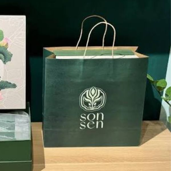 In túi giấy trà sen giá rẻ, thiết kế theo yêu cầu