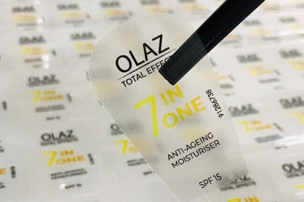In Hoa LongSo sánh decal trong và decal mờ về đặc điểm in