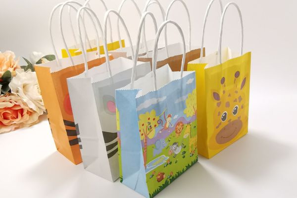 Túi giấy họa tiết con vật giá rẻ, chất lượng