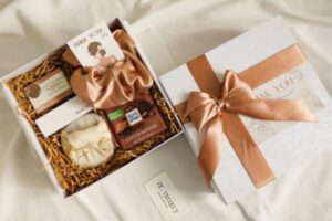 15+ Mẫu hộp quà carton đẹp, cứng cáp, ấn tượng