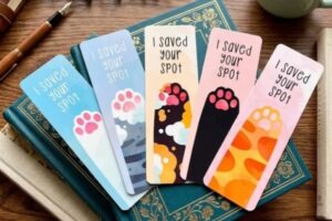 In Hoa Long nhận thiết kế và In Bookmark đáng yêu chân mèo
