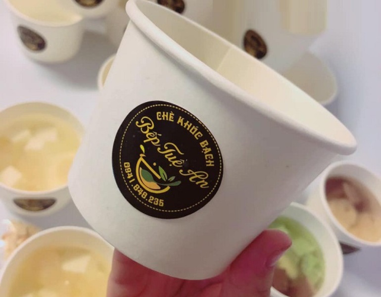 In tem nhãn dán ly chè đẹp mắt