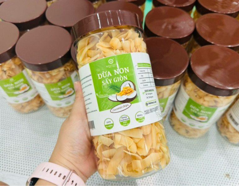 In tem nhãn dừa sấy giòn nổi bật