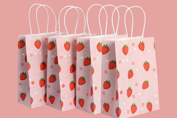 In túi giấy đựng dâu tây giá rẻ, thiết kế theo yêu cầu