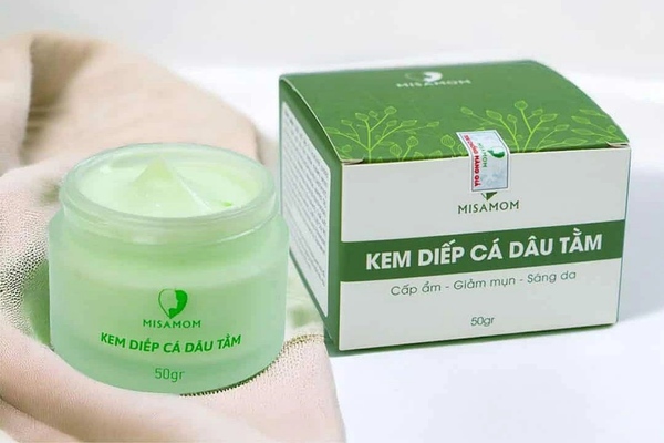 Mẫu in hộp kem trị mụn đẹp mắt