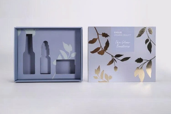 Mẫu in hộp mỹ phẩm ép kim sang trọng