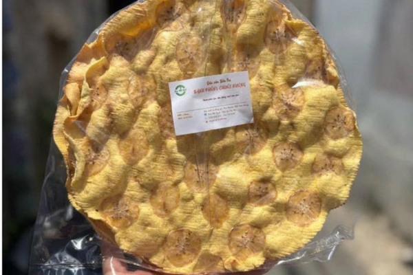 Mẫu in tem bánh phồng chuối nướng tối giản