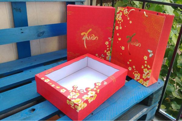 Hộp quà Tết bóng kính mẫu đẹp
