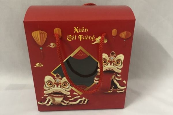 Hộp quà Tết bóng kính mẫu đẹp
