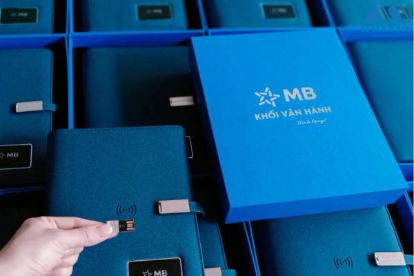 In hộp quà MB Bank theo yêu cầu