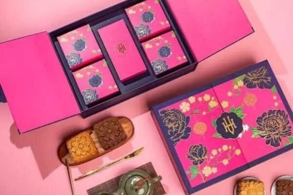 Mẫu hộp bánh trung thu 5 cái màu hồng