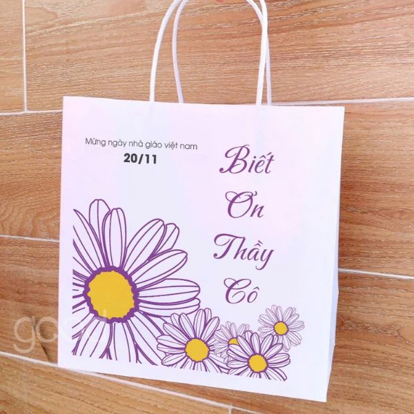 Túi giấy 20-11 đựng quà giá rẻ, chất lượng cao