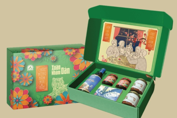 Trang trí vỏ hộp quà Tết thu hút