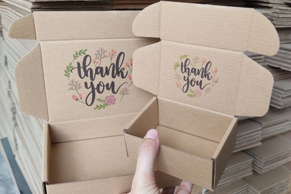 Mẫu hộp quà tặng thank you theo yêu cầu