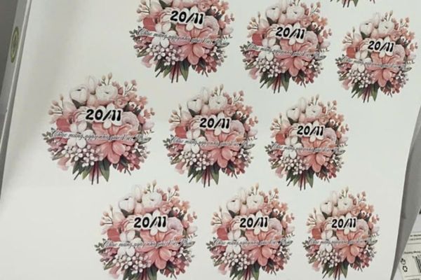 Mẫu sticker 20-11 theo yêu cầu