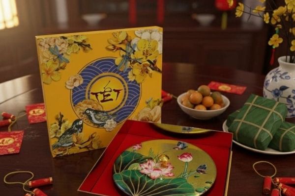 In hộp quà Tết mai vàng mẫu đẹp
