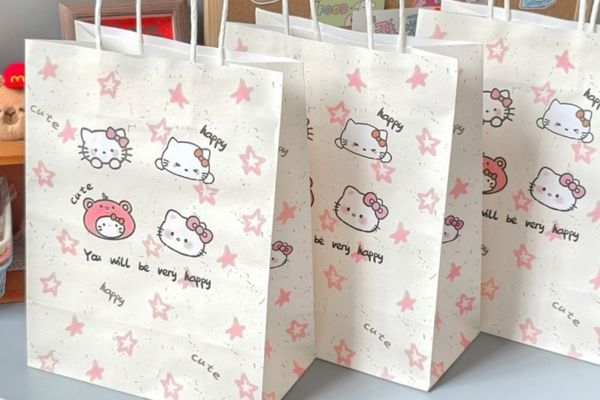 Túi giấy hello kitty theo yêu cầu