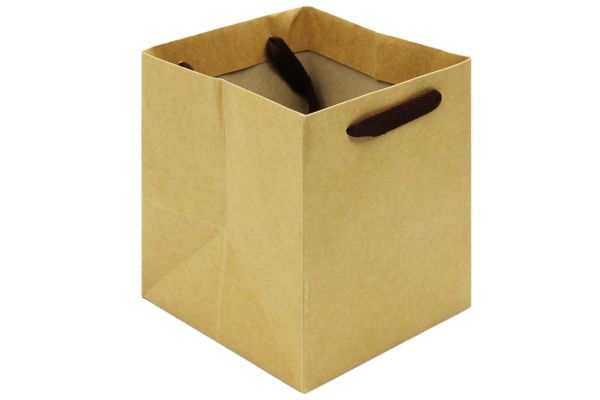Túi giấy kraft đáy vuông giá rẻ, mẫu đẹp