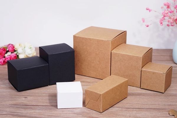Mẫu hộp giấy kraft vuông đẹp, chất lượng