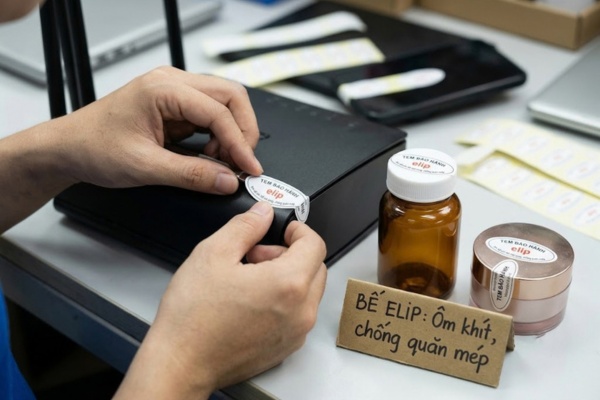 Mẫu tem vỡ cuộn hình elip đẹp mắt