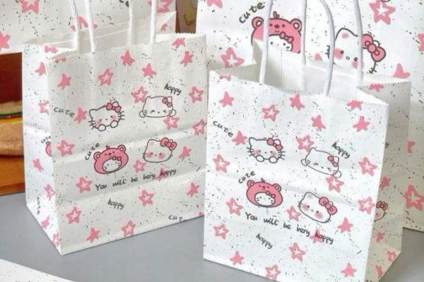 Túi giấy hello kitty theo yêu cầu